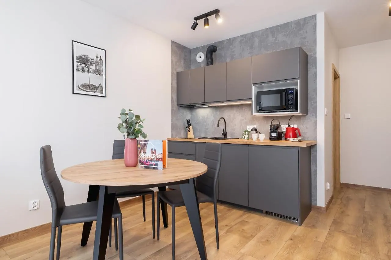 Modern Apartment Podgorze With Parking By Noclegi Renters Krakow Polonya